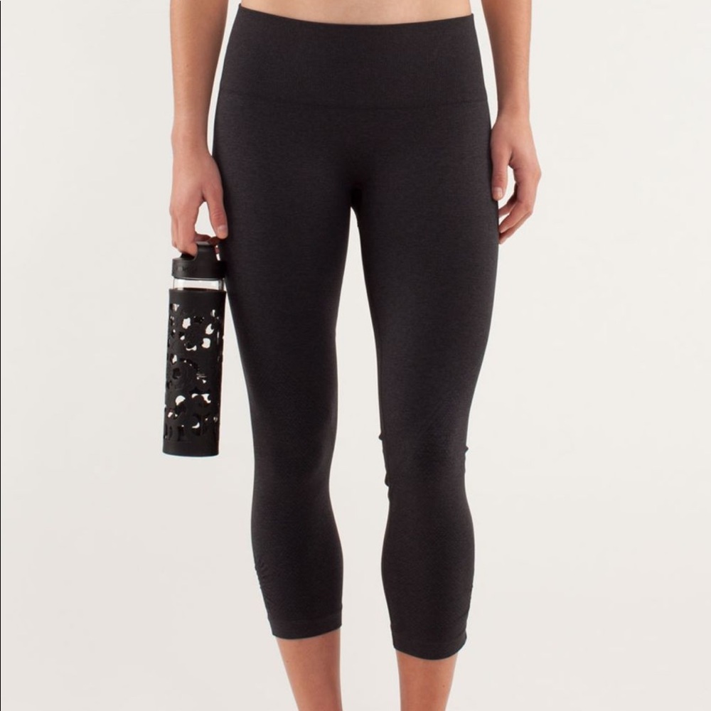 Lululemon Ebb and Flow Crop - Size 8, Deep Coal.